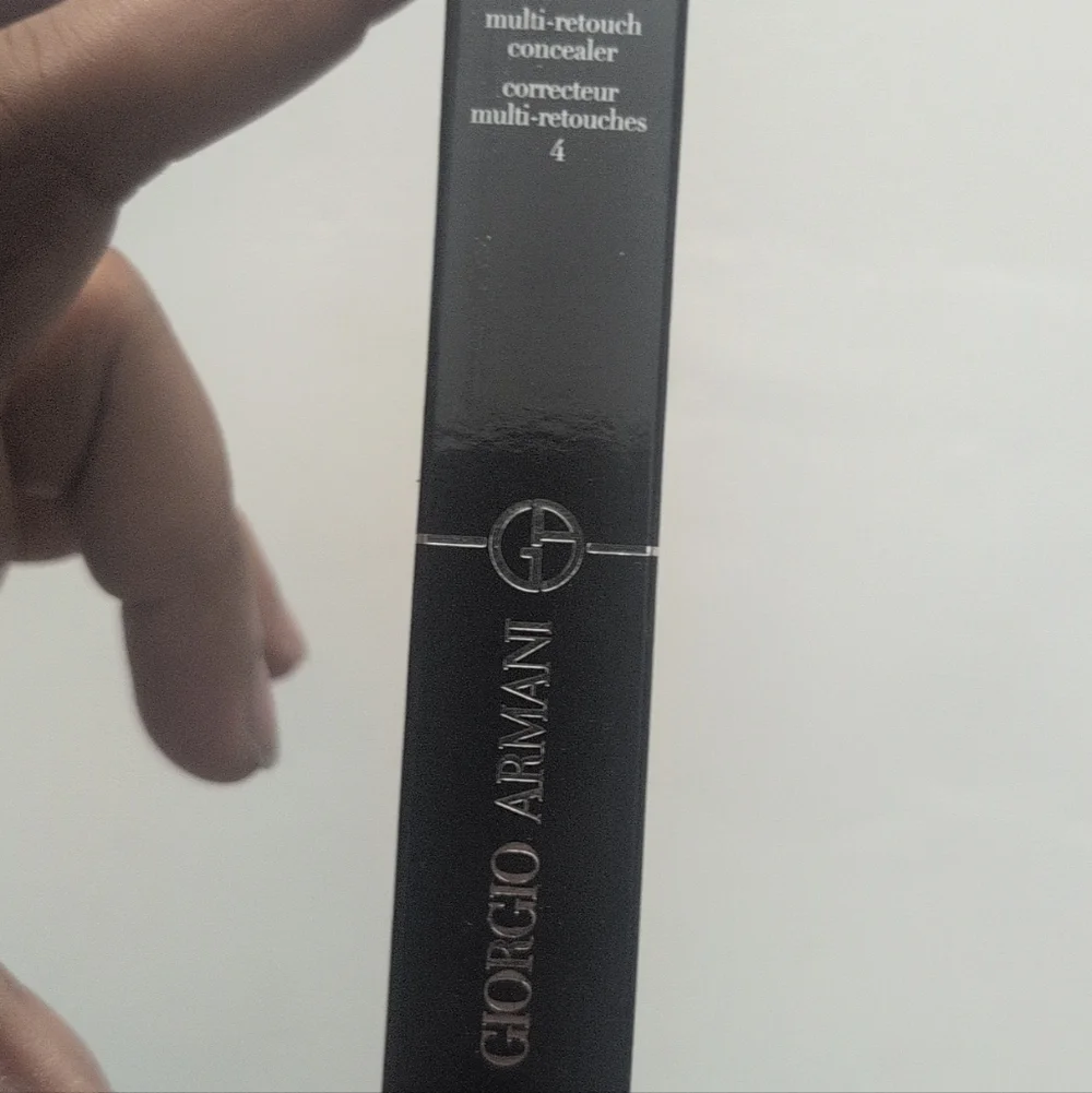 Giorgio Armani Multi-Retouch Concealer - Black